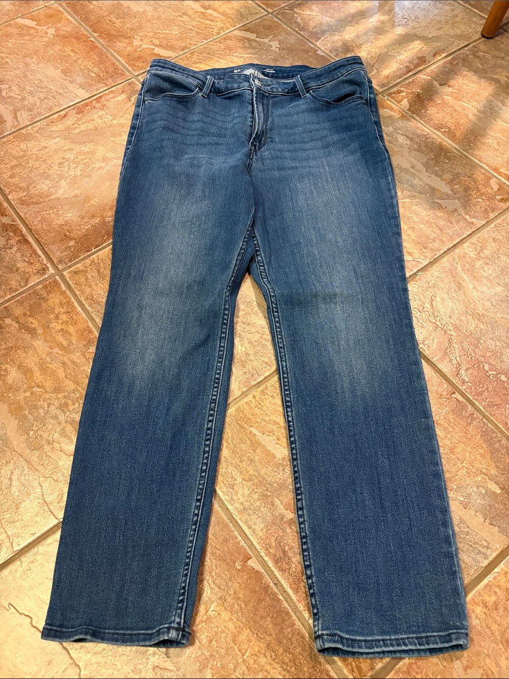 Old Navy Women's Straight Leg Jeans in Indigo Blue
